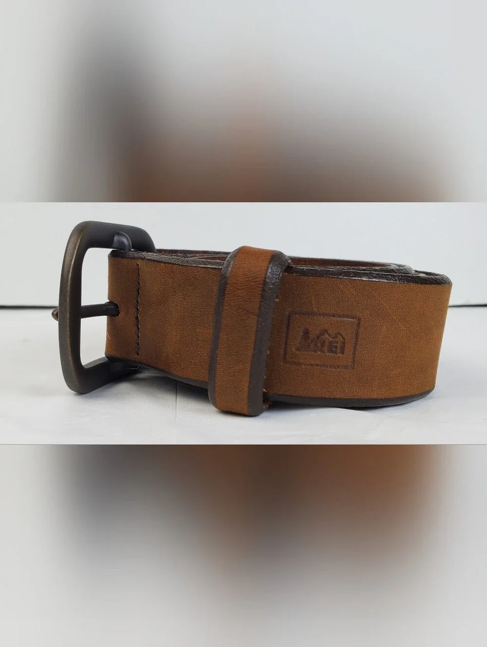 REI Mens Brown Leather Belt Solid Brass Buckle USA Made 799501 - Size 38 - EUC